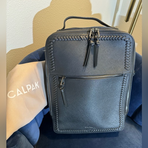 Black backpack | computer bag main image 7